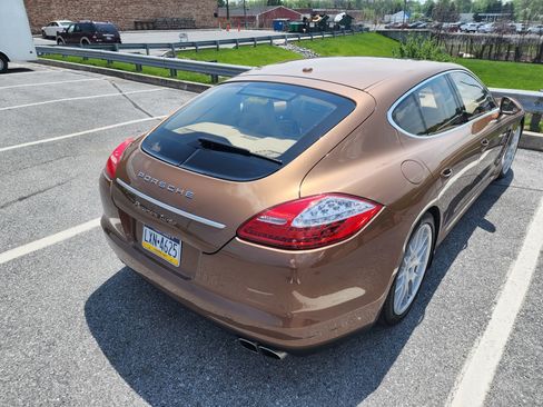 Used 2010 Porsche Panamera Turbo image 2