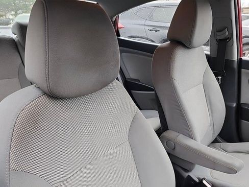 Used 2012 Hyundai Accent GLS FWD image 13
