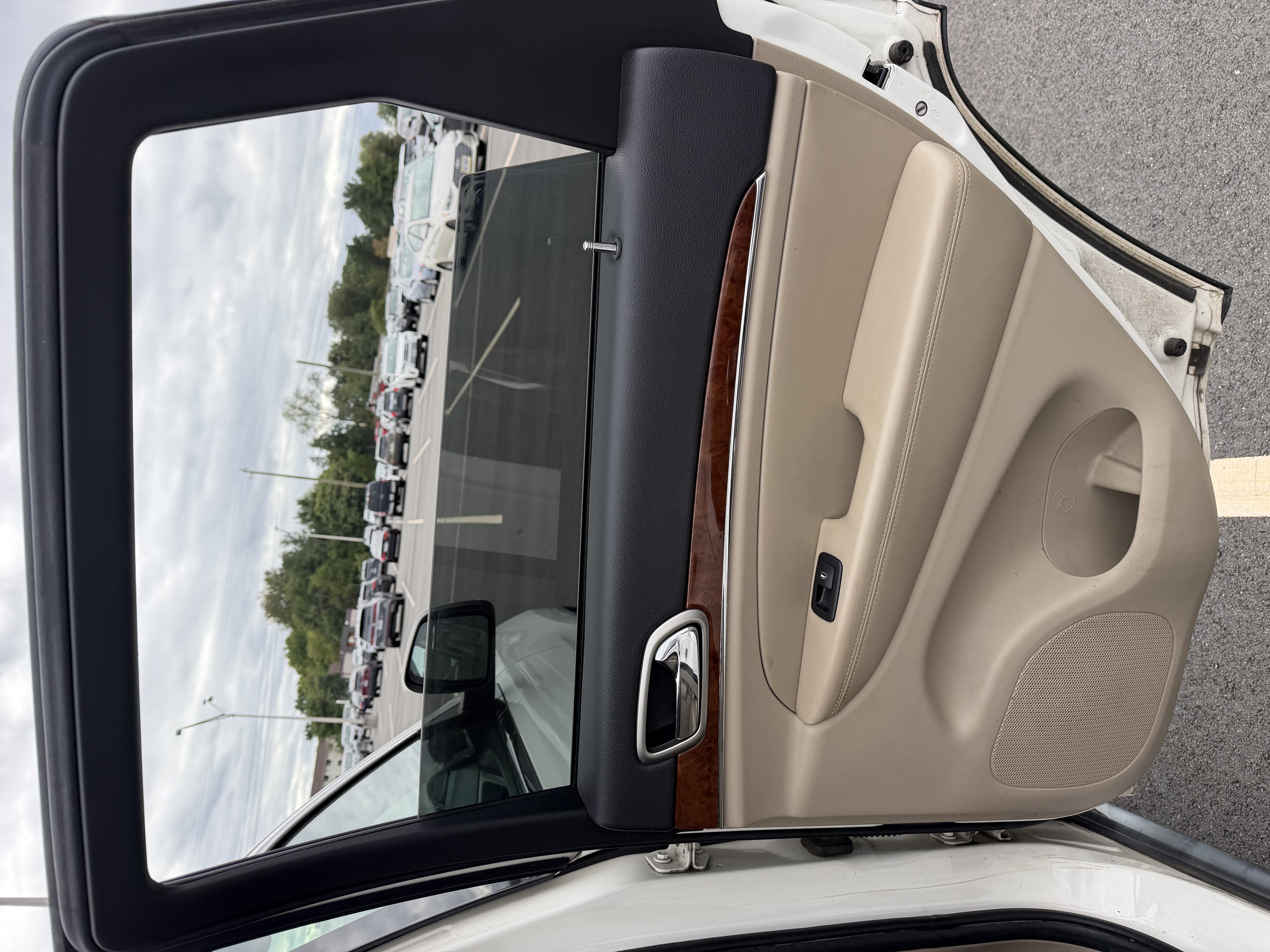 Used 2011 Jeep Grand Cherokee Limited w/ Trailer Tow Group RWD image 19