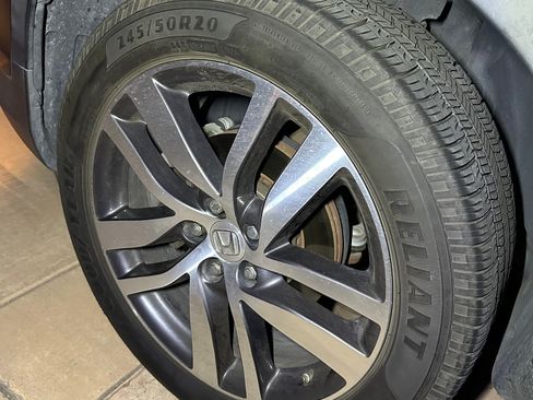 Used 2017 Honda Pilot Touring image 6