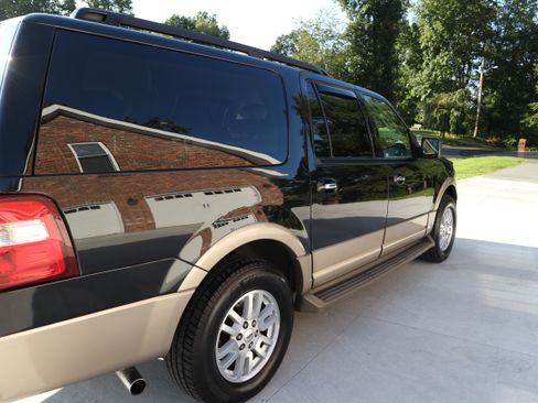 Used 2014 Ford Expedition EL XLT w/ Equipment Group 202A image 4