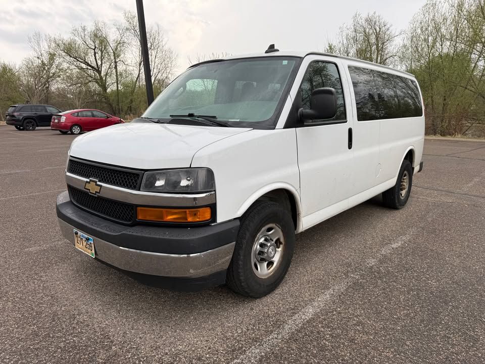 Used 2018 Chevrolet Express 2500 LT w/ LT Preferred Equipment Group RWD image 1