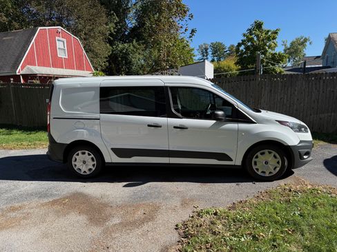 Used 2016 Ford Transit Connect XL image 4