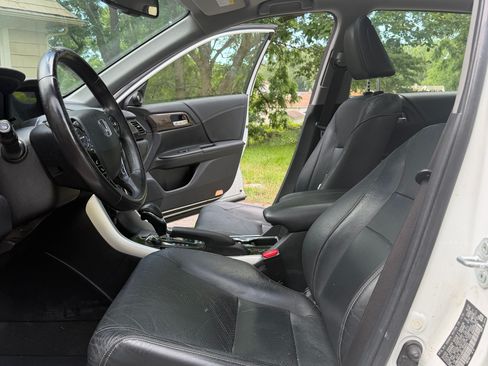 Used 2017 Honda Accord EX-L image 11