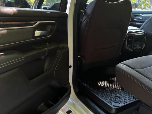 Used 2019 RAM 1500 Big Horn AWD/4WD image 11