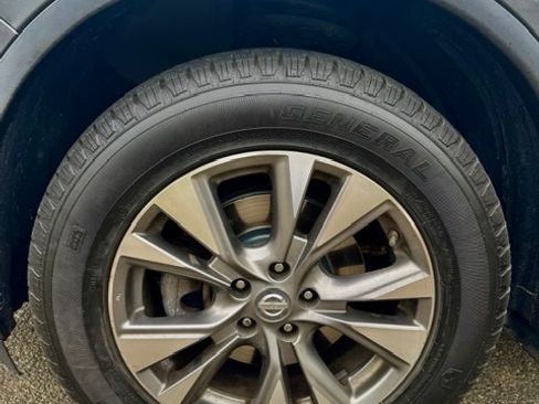 Used 2017 Nissan Murano S w/ Navigation Package image 10