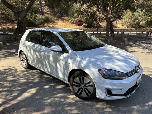 Used 2015 Volkswagen e-Golf SEL Premium FWD image 5