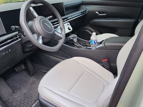 Used 2025 Hyundai Santa Cruz SEL image 6