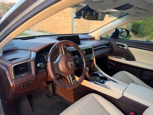 Used 2018 Lexus RX 450h AWD w/ Luxury Package image 11