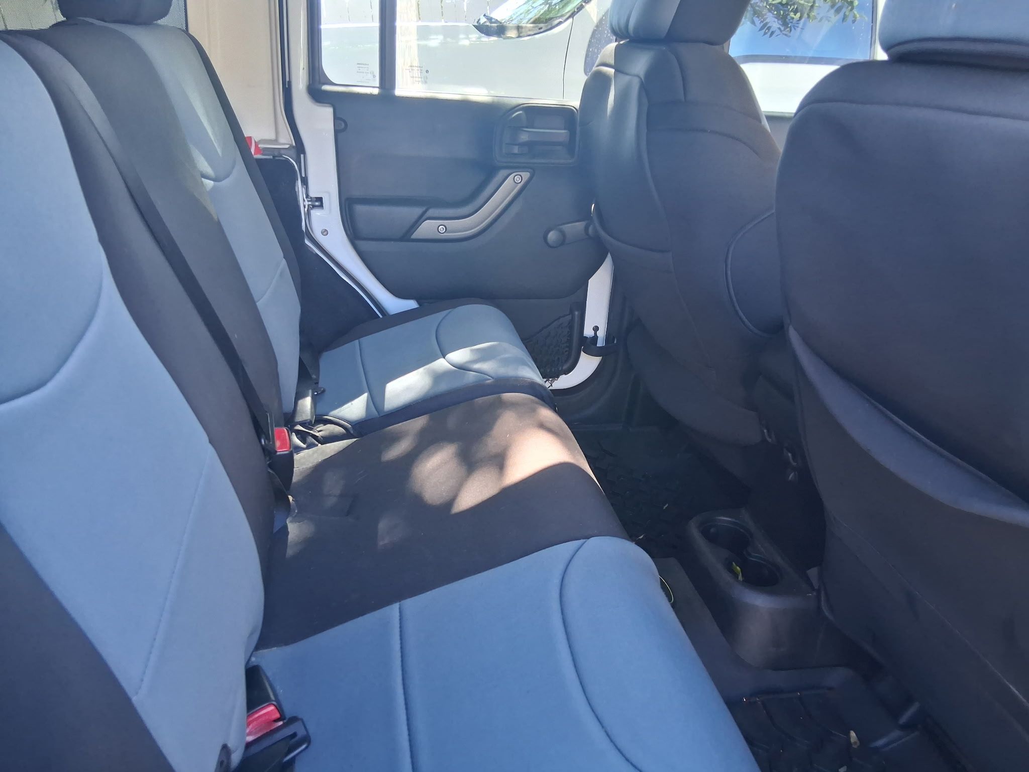 Used 2014 Jeep Wrangler Unlimited Sport AWD/4WD image 2