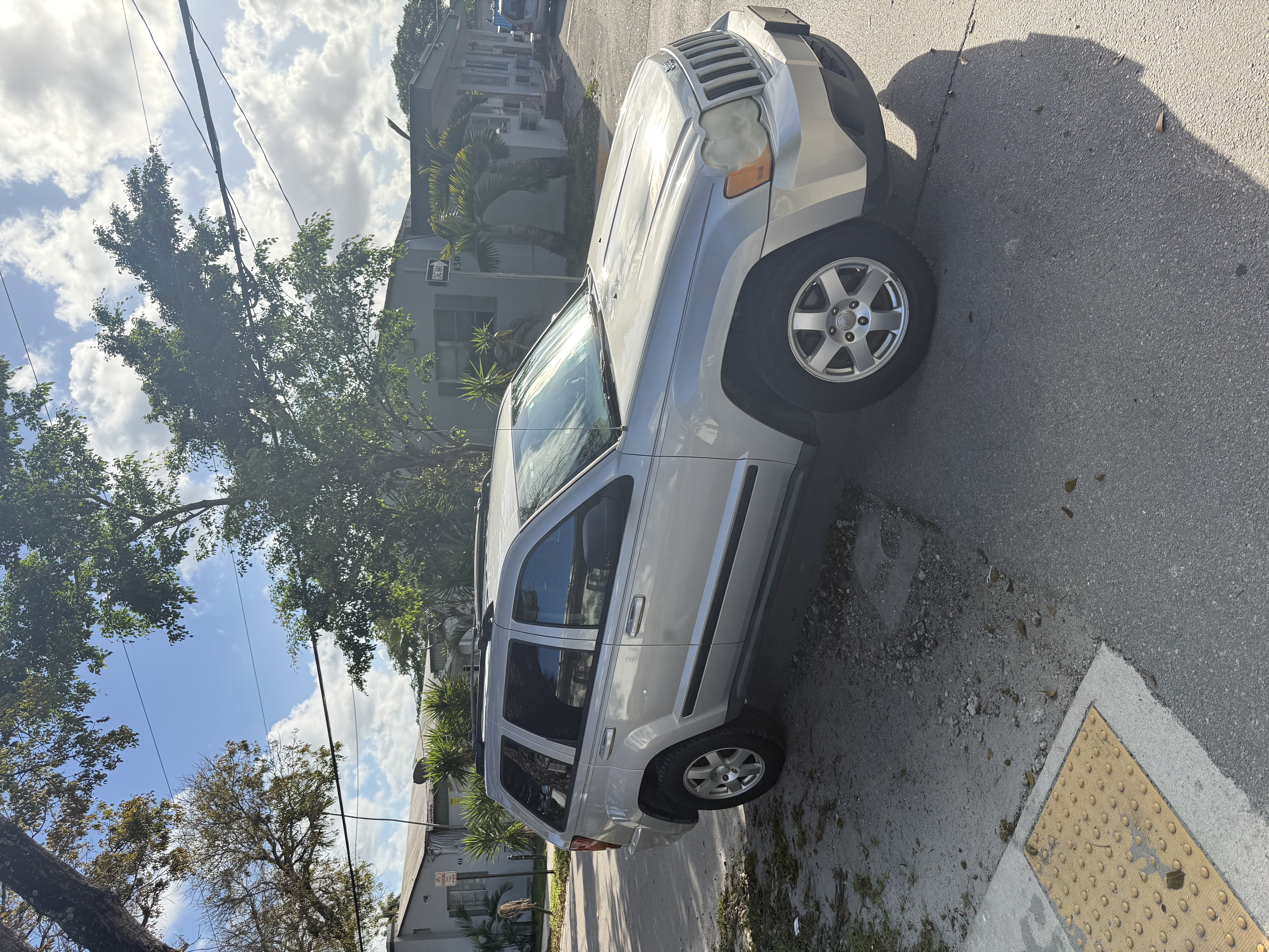 Used 2009 Jeep Grand Cherokee Laredo RWD image 4
