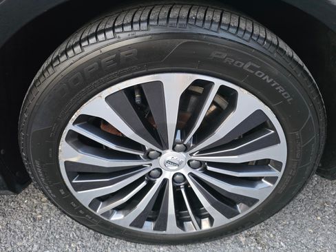 Used 2022 Volvo S90 B6 Momentum image 29
