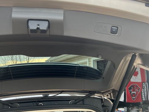 Used 2020 Lincoln Corsair Reserve w/ Equipment Group 201A image 16