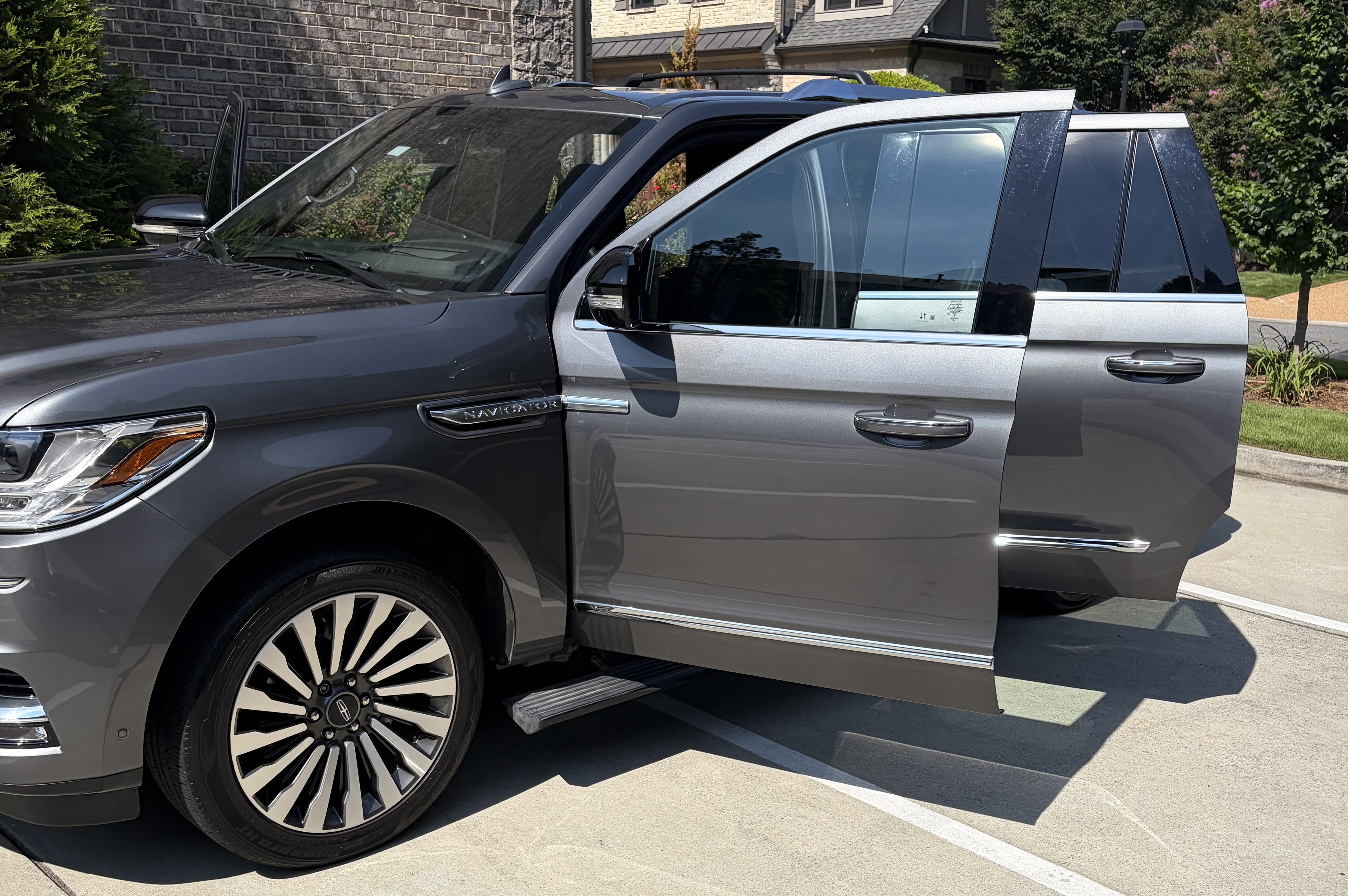 Used 2021 Lincoln Navigator L Reserve w/ Luxury Package RWD image 5