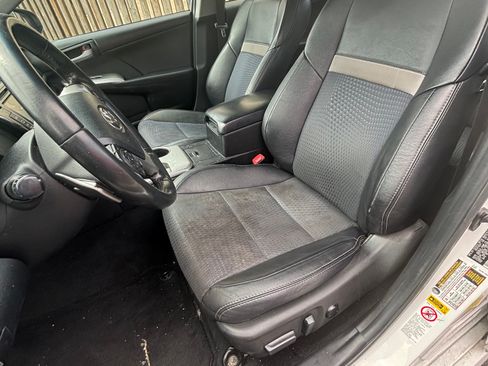 Used 2014 Toyota Camry SE image 5