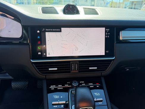 Used 2023 Porsche Cayenne Platinum Edition image 10