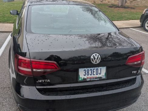 Used 2017 Volkswagen Jetta S w/ Jetta S Cold Weather Package image 4