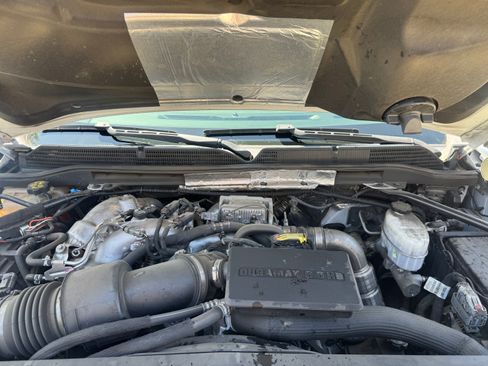 Used 2018 GMC Sierra 2500 Denali w/ Duramax Plus Package AWD/4WD image 21