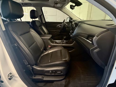 Used 2018 Chevrolet Traverse Premier w/ Driver Confidence II Package image 11