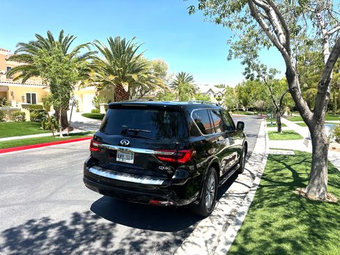 Used 2019 INFINITI QX80 Luxe RWD image 2