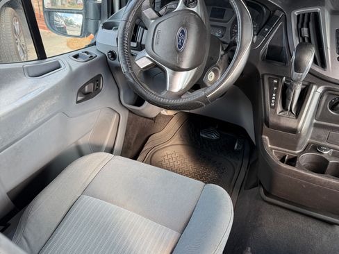 Used 2015 Ford Transit 350 XLT image 9