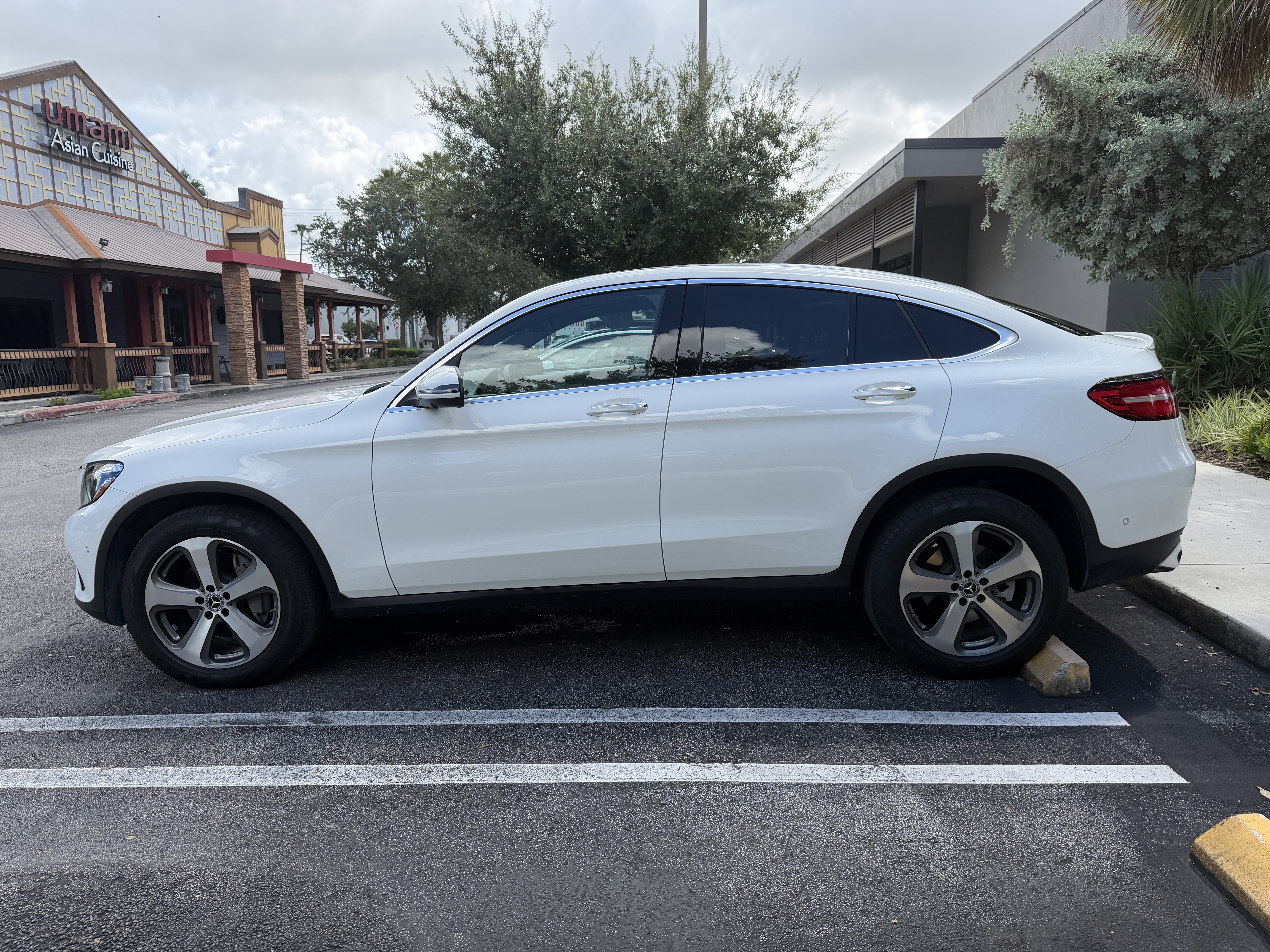 Used 2019 Mercedes-Benz GLC 300 4MATIC Coupe image 11