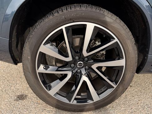 Used 2025 Volvo XC90 B6 Plus w/ Protection Package Premier image 17