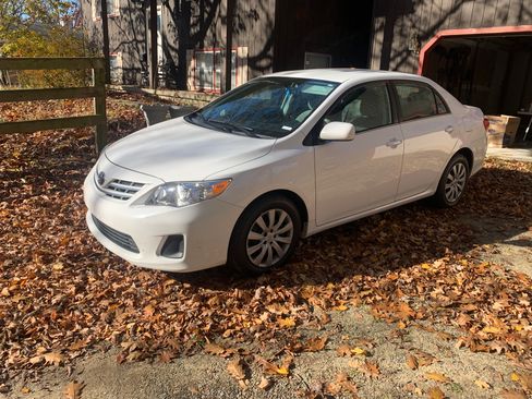 Used 2013 Toyota Corolla LE FWD image 5