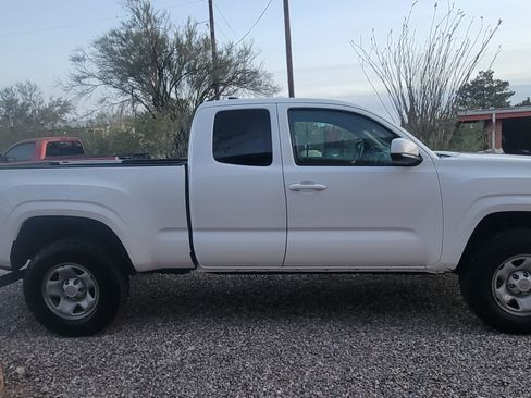 Used 2019 Toyota Tacoma SR w/ SR Convenience Package image 6