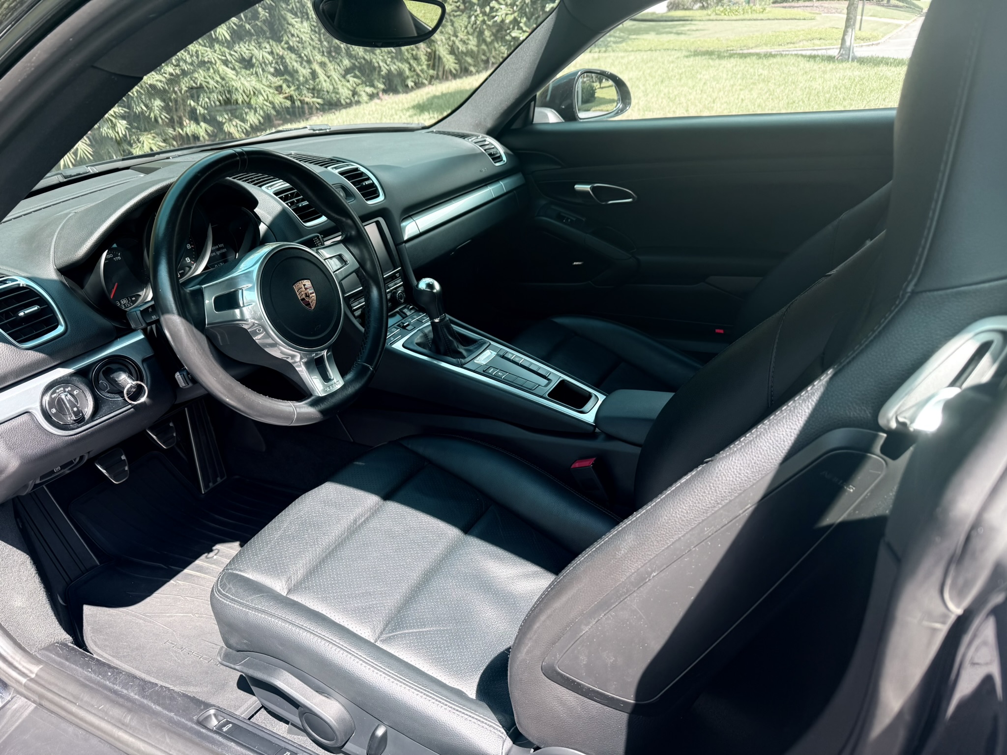 Used 2016 Porsche Cayman RWD image 9