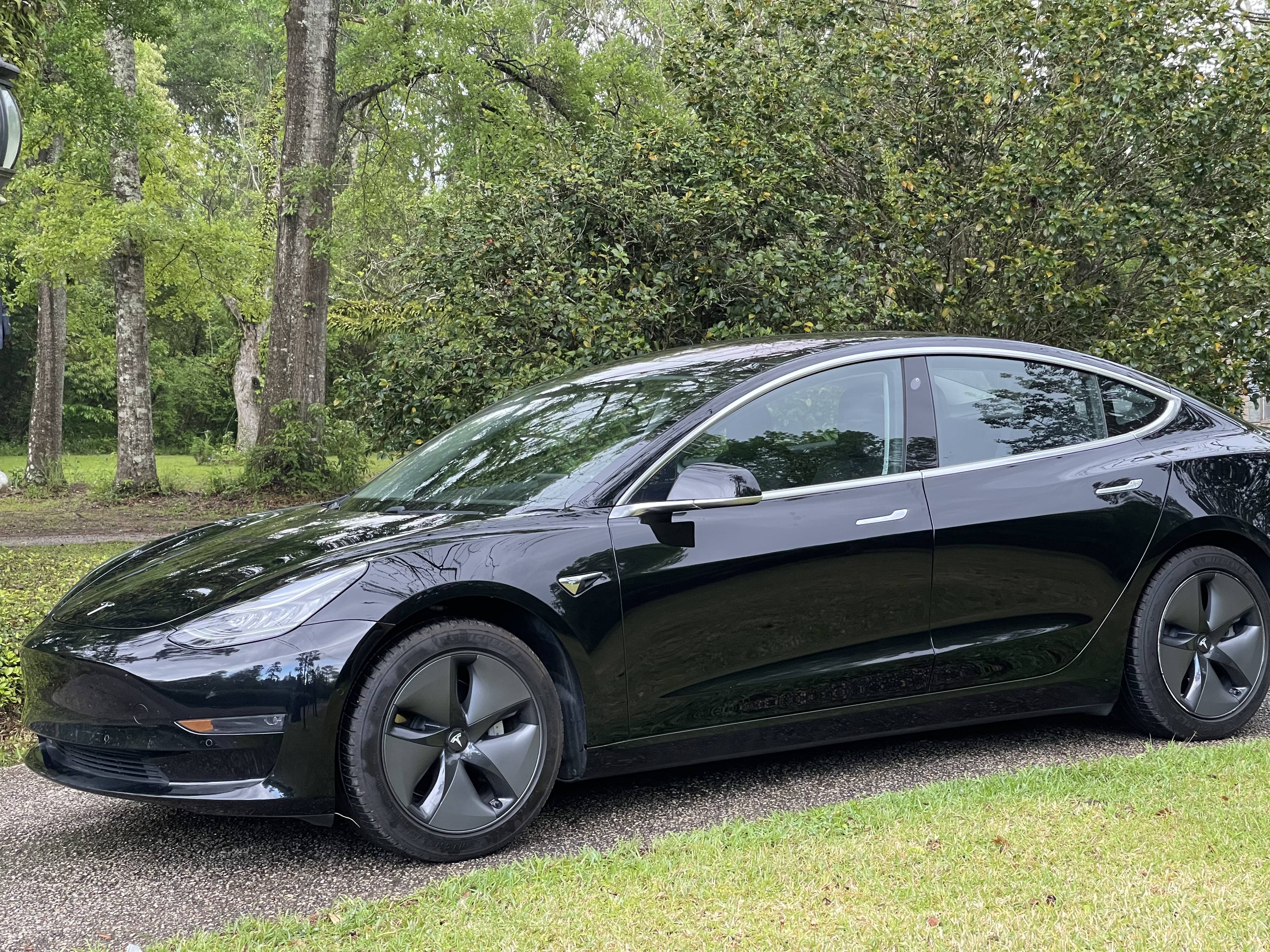 Used 2018 Tesla Model 3 Long Range RWD image 2