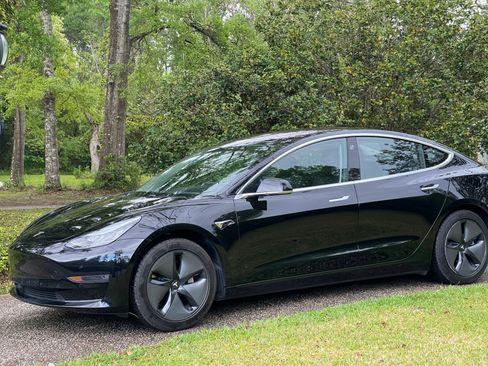 Used 2018 Tesla Model 3 Long Range image 10
