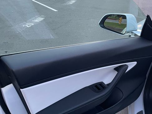 Used 2020 Tesla Model 3 Long Range image 15