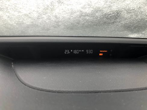 Used 2010 Subaru Outback 2.5i Premium image 20