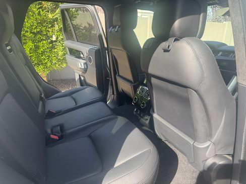 Used 2020 Land Rover Range Rover HSE image 10