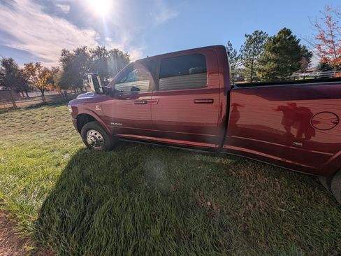 Used 2019 RAM 3500 Laramie image 11