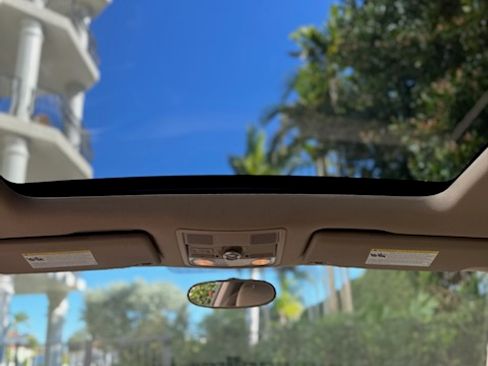 Used 2013 Volkswagen Beetle 2.0T image 11