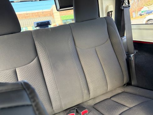 Used 2018 Jeep Wrangler Sport image 6