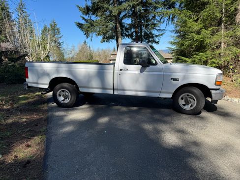 Used 1996 Ford F150 2WD Regular Cab image 1