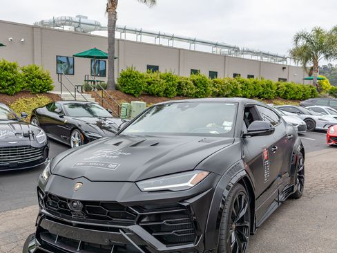 Used 2021 Lamborghini Urus image 5