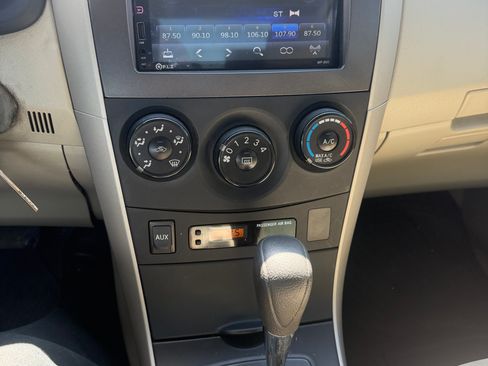 Used 2011 Toyota Corolla FWD image 9