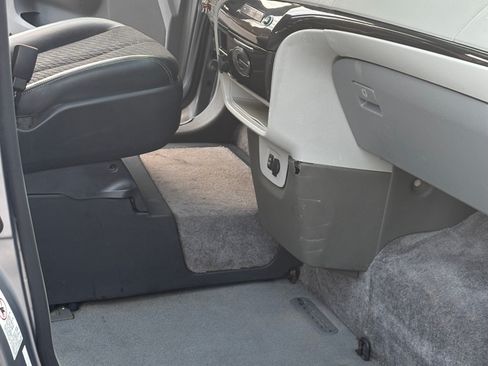 Used 2013 Toyota Sienna SE image 20