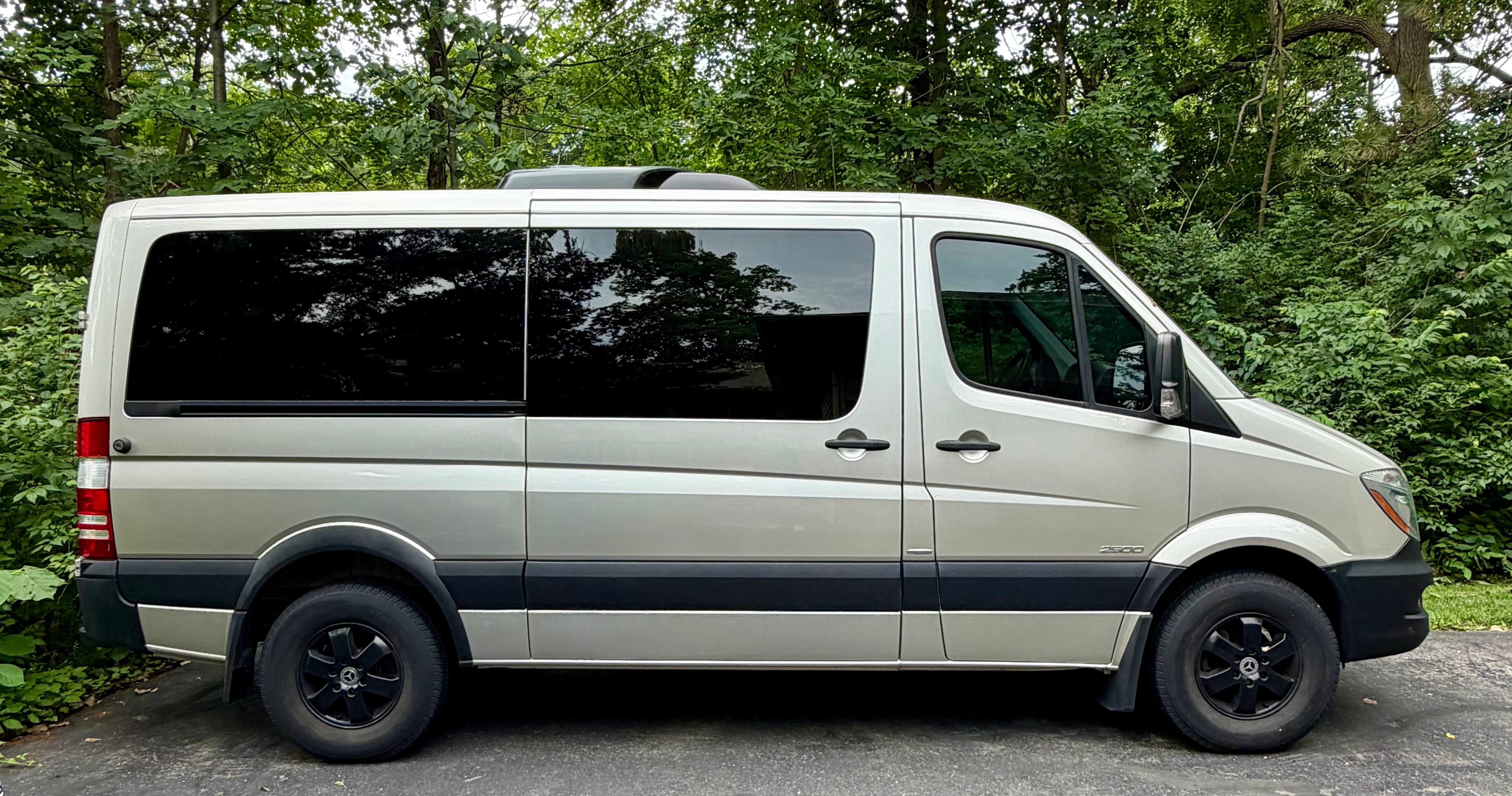 Used 2016 Mercedes-Benz Sprinter 2500 image 2