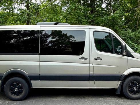 Used 2016 Mercedes-Benz Sprinter 2500 image 2
