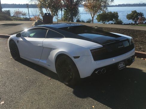 Used 2011 Lamborghini Gallardo LP 550-2 Bicolore RWD image 2