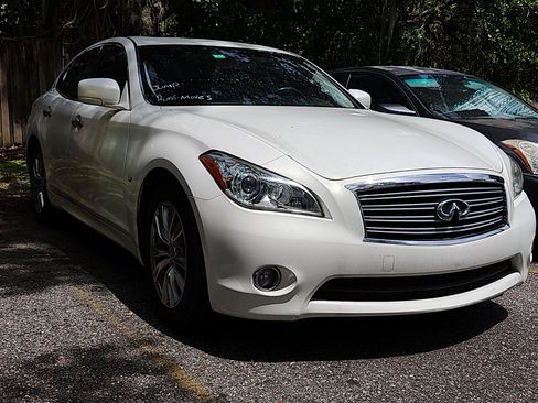 Used 2014 INFINITI Q70 3.7 w/ Premium Package image 2