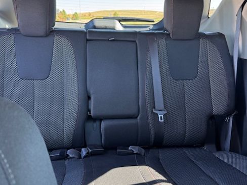 Used 2017 Chevrolet Equinox LT image 12