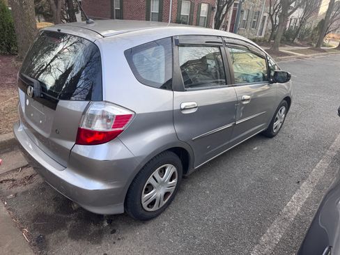 Used 2010 Honda Fit image 4