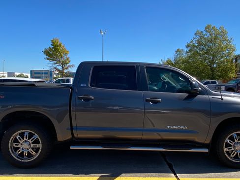 Used 2013 Toyota Tundra 2WD CrewMax image 12