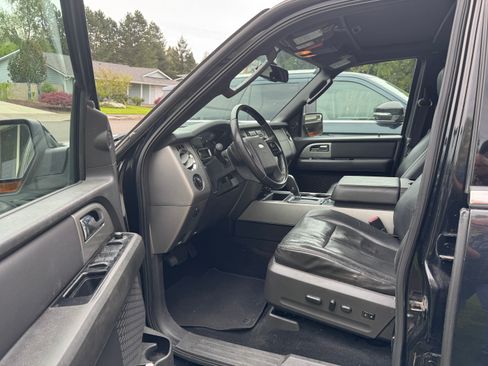 Used 2013 Ford Expedition Limited AWD/4WD image 4
